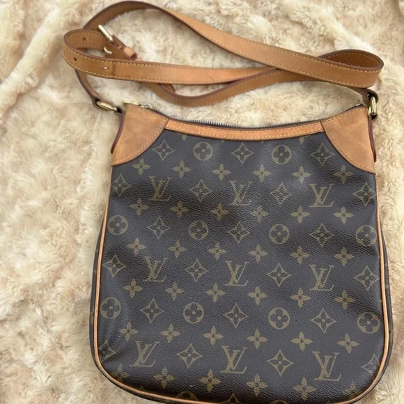 Authentic Louis Vuitton Odeon PM Crossbody Handbag Purse - Picture 3 of 3